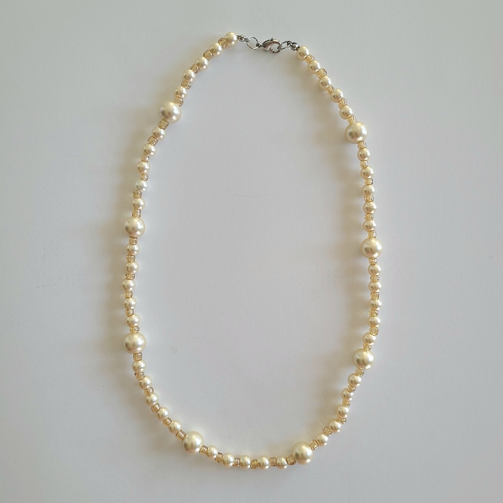 Glass Pearl Beaded Necklace